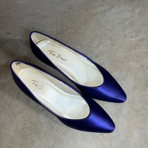 Tai Silk Indigo/ Purple Silk Style Retro Heels - Picture 2 of 6